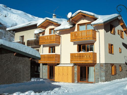 Chalet.nl Chalet Les Flocons - 19 personen - Frankrijk - Les Trois Vallées - Le Bettaix