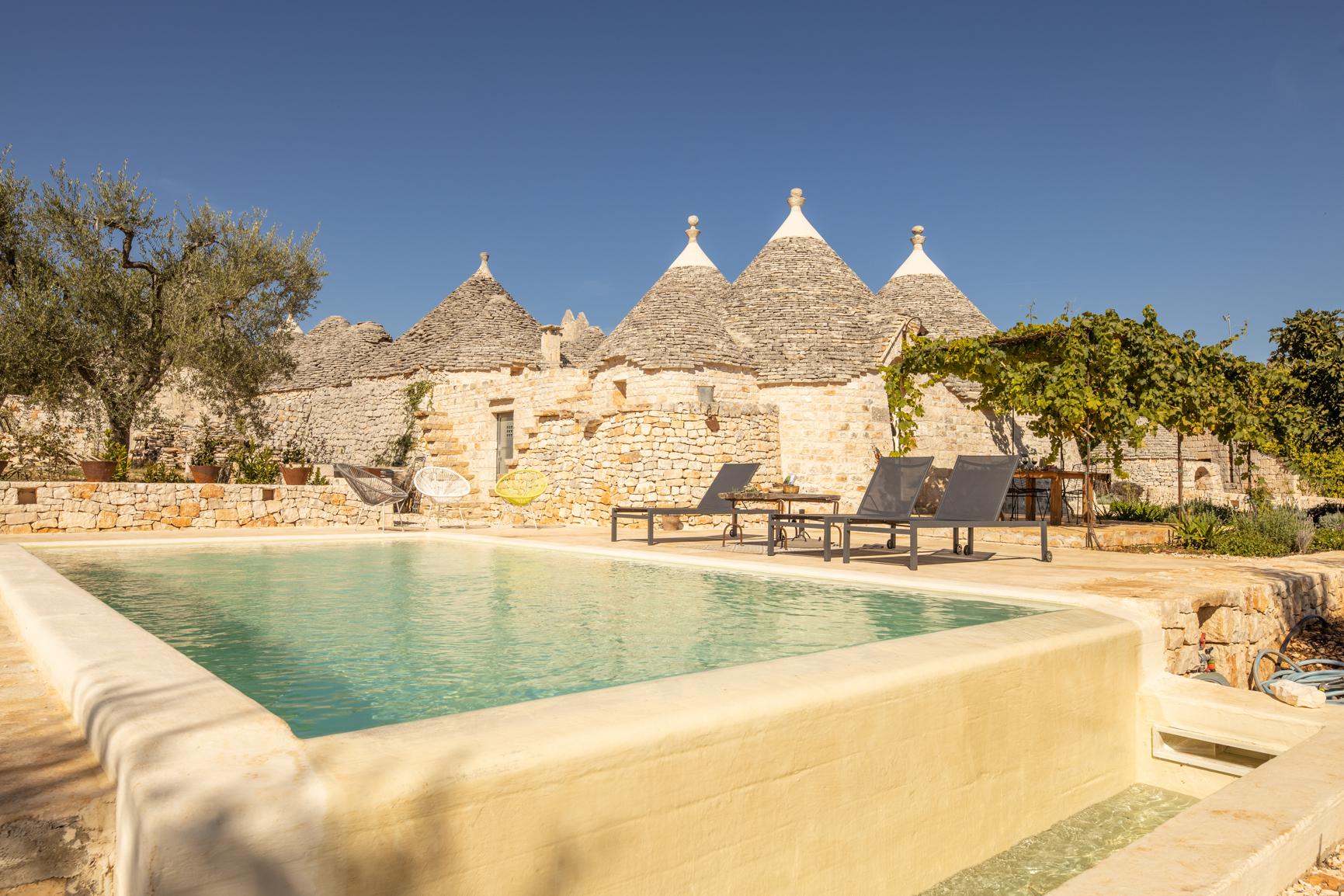 Bungalow.Net Trullo Fortuna Pool A Sfioro - Italië - Locorotondo