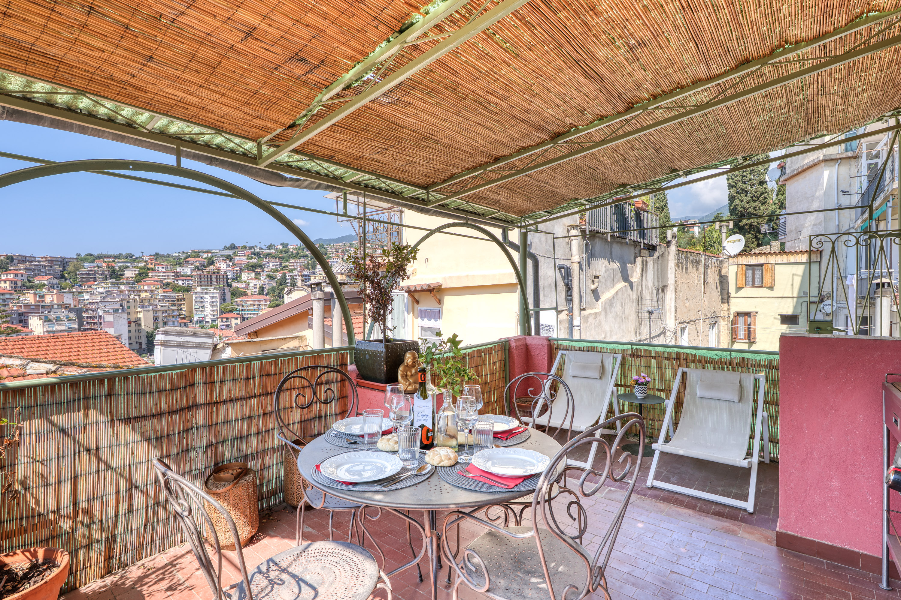 Bungalow.Net La Casa Della Vikinga - Italië - Sanremo