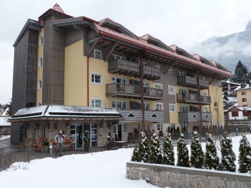 Chalet.nl Chalet-appartement Résidence Adler - 2-4 personen - Italië - Dolomieten - Alpe Lusia-San Pellegrino - Moena