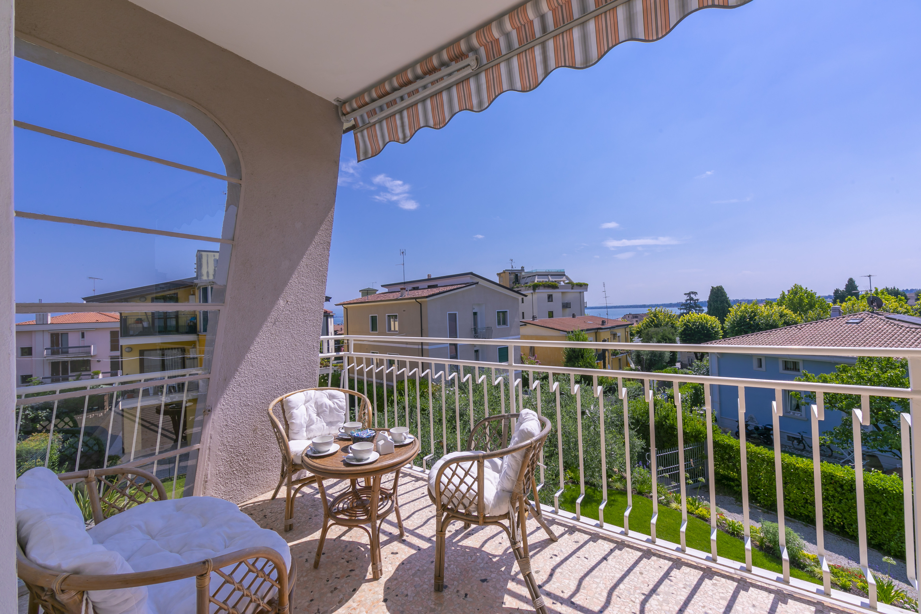 Bungalow.Net La Maison Fleurie Appartamento Giglio - Italië - Desenzano