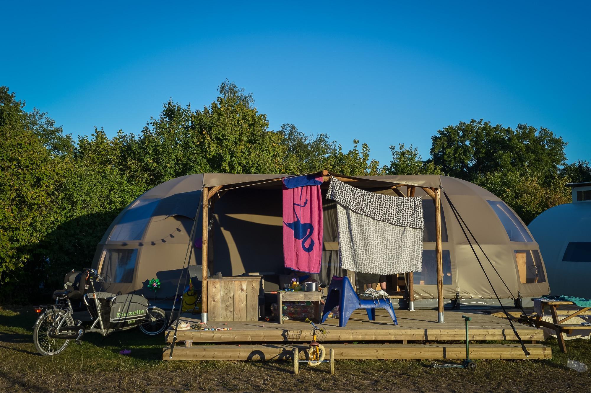 Bungalow.Net Riverdome with private bathroom and hot - Nederland - Zuna