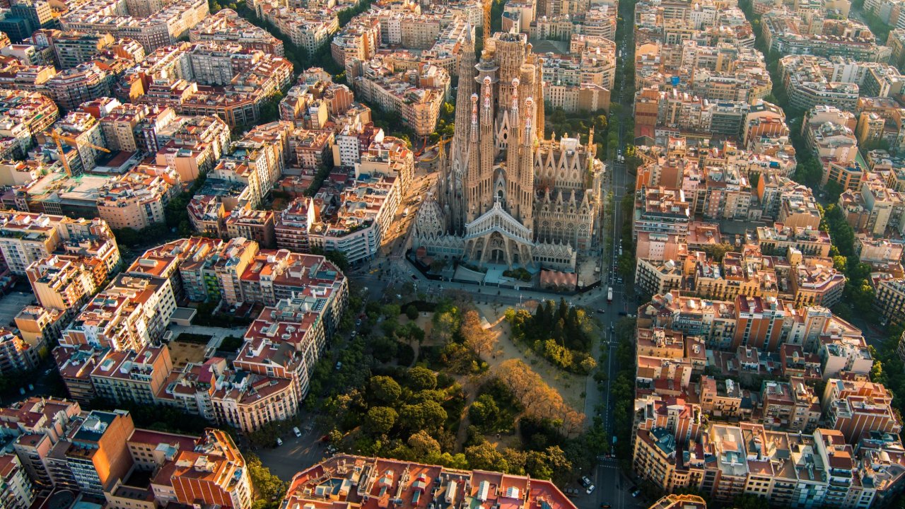 Traveldeal.nl Costa Fortuna - afvaart Barcelona - Spanje - Catalonië - Barcelona - Cruise Terminal