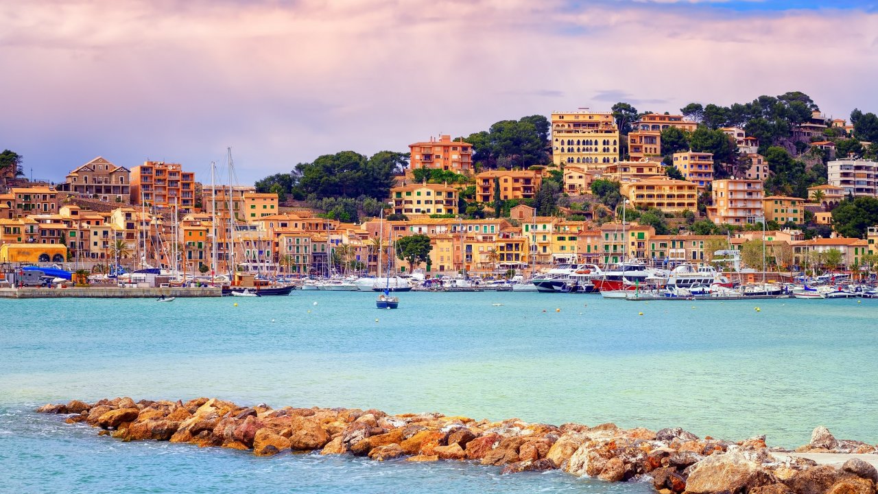 Traveldeal.nl Holland America Line Oosterdam - afvaart Rome - Griekenland - Athene - Piraeus - Cruise Terminal