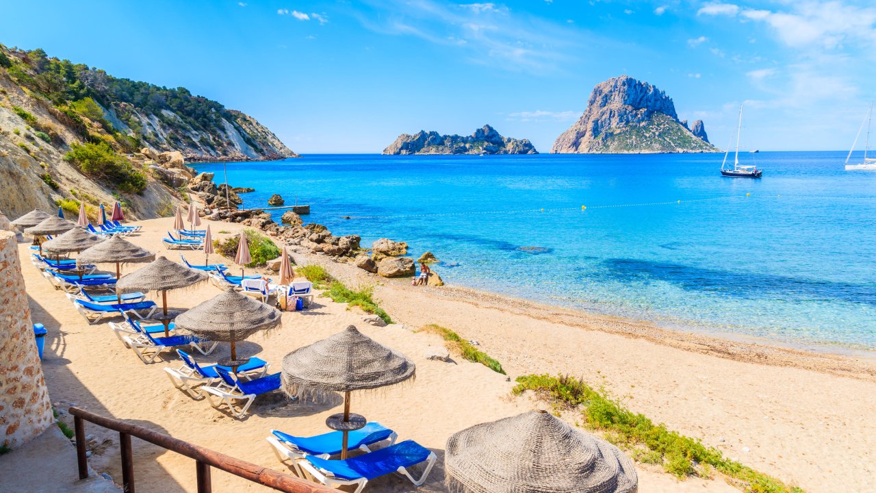 Traveldeal.nl Holland America Line Oosterdam - afvaart Barcelona - Spanje - Costa Brava - Barcelona - Cruise Terminal