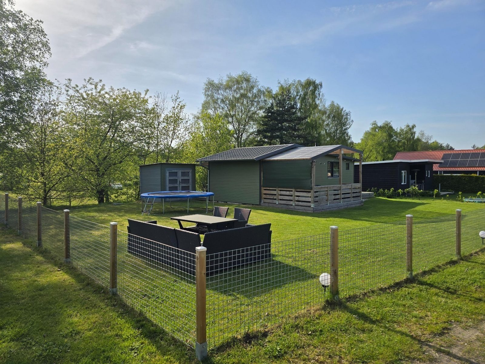 EenVakantieHuisje.nl Groen Lodge met omheinde tuin (DE) - Wilsum Deutschland