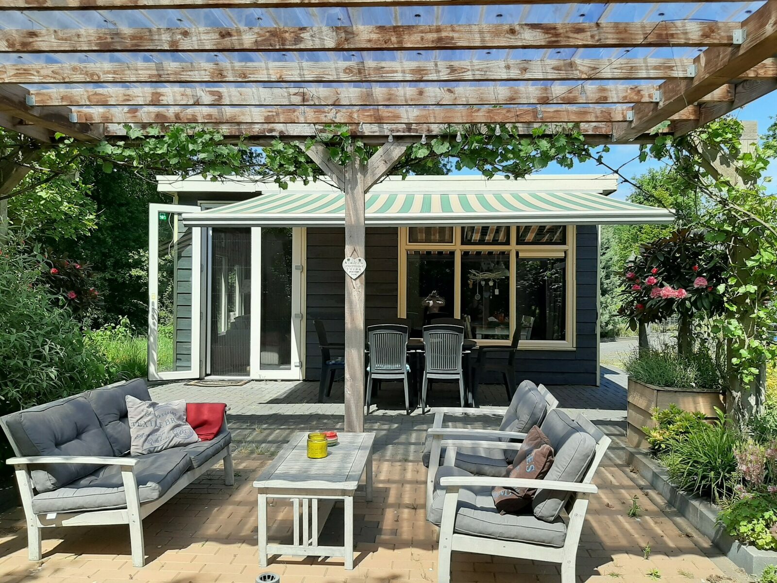 EenVakantieHuisje.nl Chalet met royale tuin 4-persoons (DE)