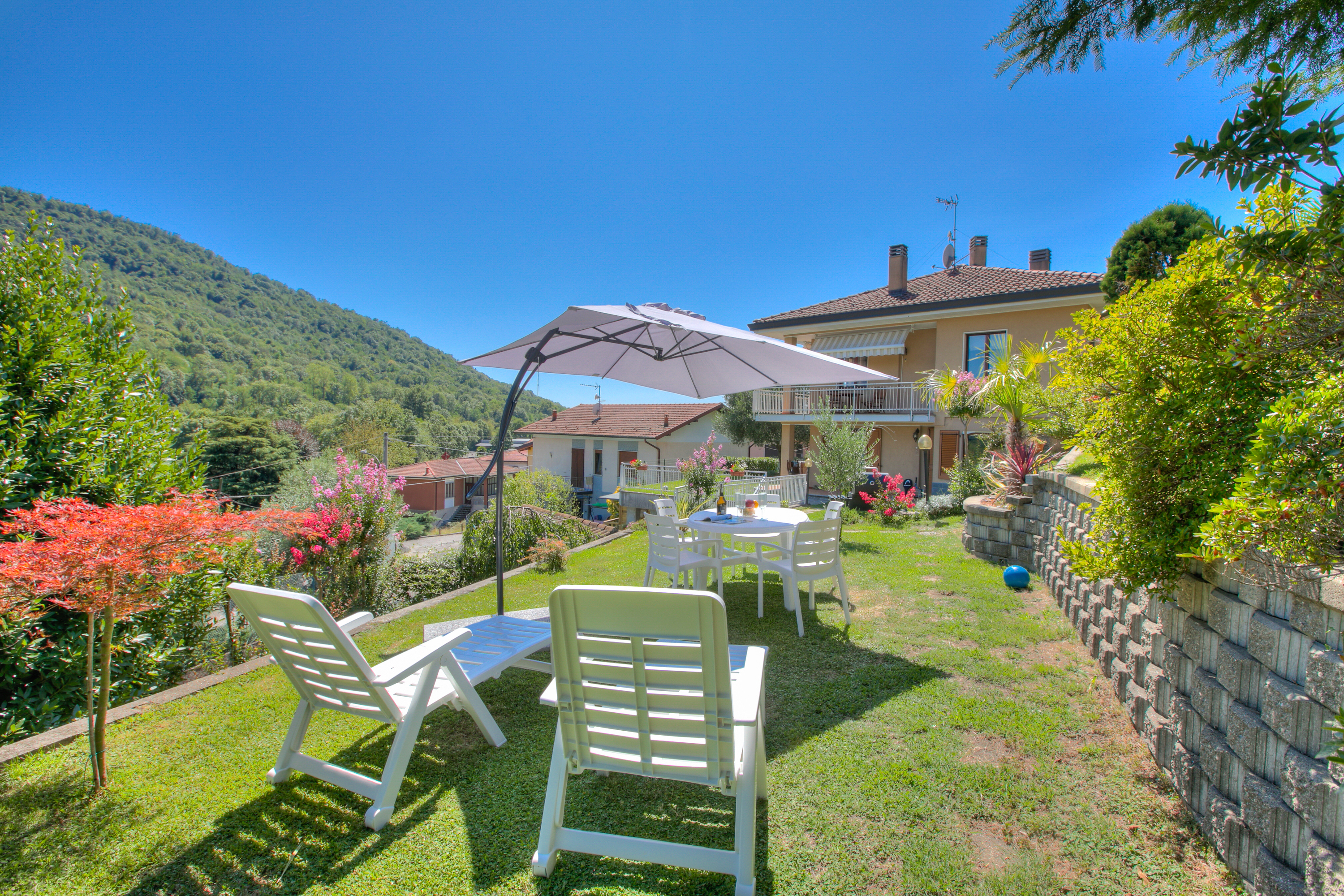 Bungalow.Net A Due Passi Dal Bosco - Italië - Laveno-Mombello