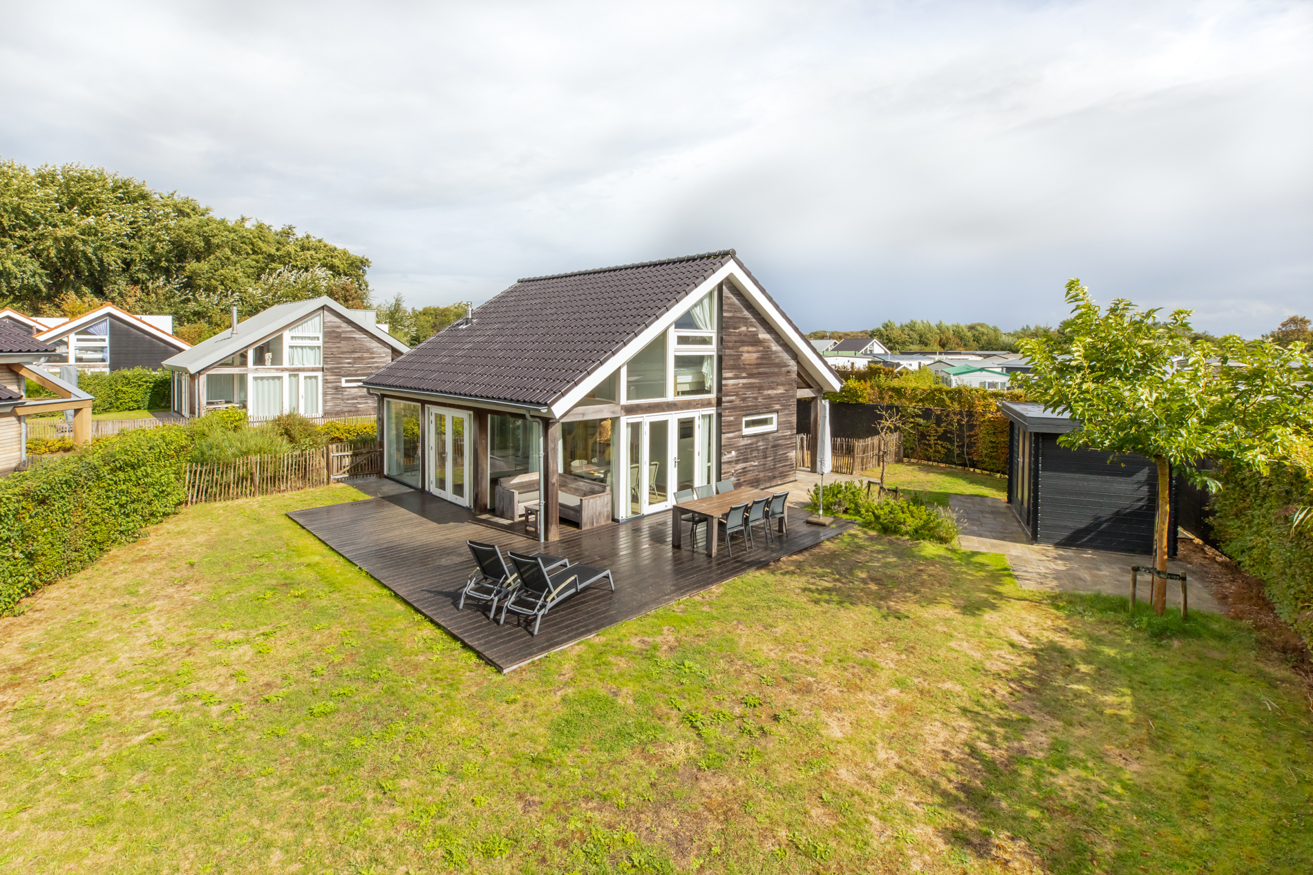 Bungalow.Net Zonnedorp Kavel 10 Renesse | Villa near the Beach & with Spacious Garden - Nederland - Renesse