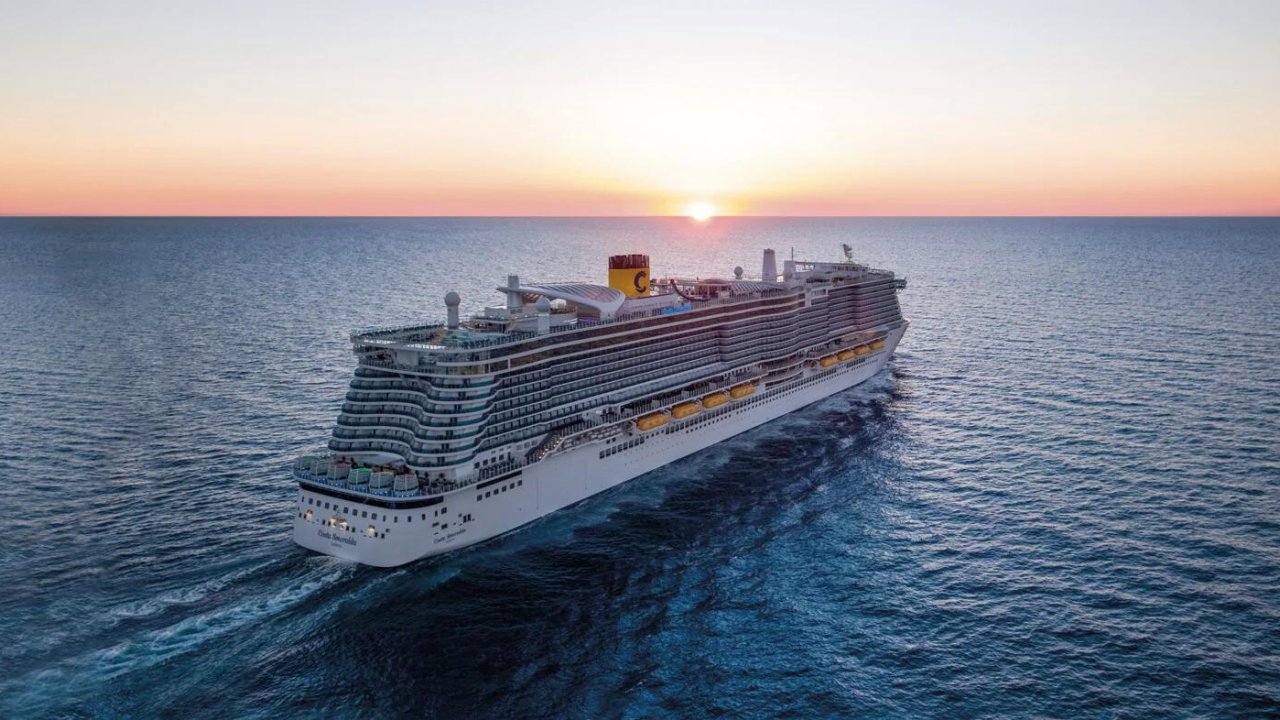 Traveldeal.nl Costa Smeralda - afvaart Barcelona - Spanje - Catalonië - Barcelona - Cruise Terminal