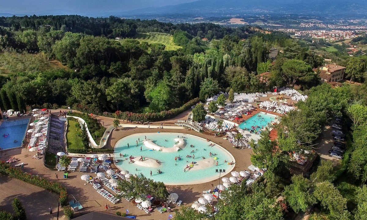 Vacanceselect Camping hu Norcenni Girasole Village
