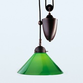 Berliner Messinglampen Antiekkleurige hanglamp Jonas met groene kap