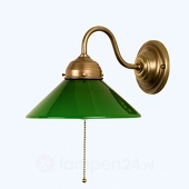 Berliner Messinglampen Wandlamp KONRAD met groene glazen kap