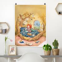 Poster Kinderzimmer Frida kuschelt mit ihren Freunden