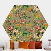 Klebefieber Hexagon Mustertapete selbstklebend Tropische Blumen vor Grün