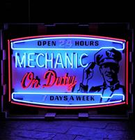 Mechanic On Duty Neon Verlichting XL - 100 x 63 cm