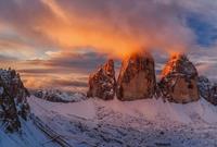Wizard+Genius Mountain Peaks in Italy Vlies Fotobehang 384x260cm 8-banen