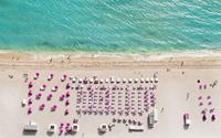 Komar Pink Umbrella Vlies Fotobehang 400x250cm 4-banen
