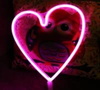 Groenovatie LED Neon Wandlamp 'Hart, Op Batterijen en USB, 38x30x2cm, Roze