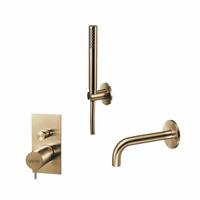 Qisani Flow inbouw badkraanset met inbouwkraan staafhanddouche met houder en uitloop Geborsteld Gold 25640.06