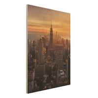 Bilderwelten Holzbild Architektur & Skyline - Hochformat 3:4 Manhattan Skyline Abendstimmung