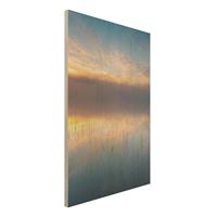 Bilderwelten Holzbild Natur & Landschaft - Hochformat 2:3 Sonnenaufgang schwedischer See
