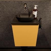 Mondiaz Fowy toiletmeubel 40x50x23cm ocher mat 0 kraangaten wasbak: midden 1 deur solid surface met blad MDF kleur wasbak: zwart FOWY59003ocherurban