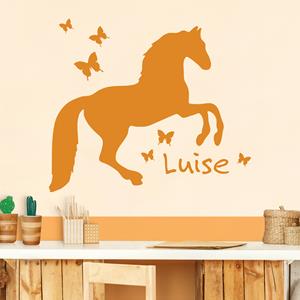 Klebefieber Wunschtext-Wandtattoo Kinderzimmer 8-teilig Wunschtext-Pferd mit Schmetterlingen