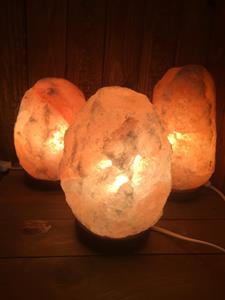lalashops Zoutlamp GROOT 6-8kg met 2x Gloeilamp - 100% Himalaya Zout - Tafellamp van Natuurlijk Haliet Zoutkristal met Sfeervol Warm Licht - Extra Lange Kabel 1.8mtr - ca. 28x17cm