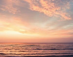 Noordwand Atmosphere Fotobehang met ondergaande zon in de zee G78427