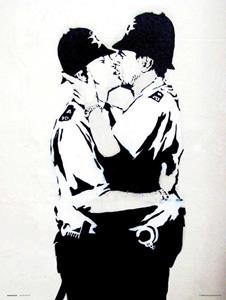 Grupo Erik Brandalised Bobbies Kissing Kunstdruk 30x40cm