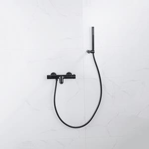 Fortifura Calvi Thermostatische badkraan met staafhanddouche, handdouchehouder en gladde doucheslang mat zwart SW496811/SW720565/SW720224/SW706210