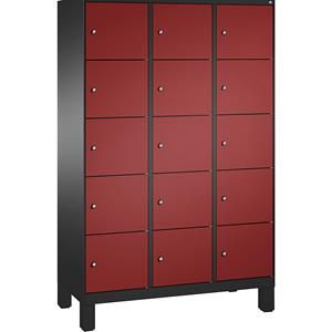 C+P EVOLO Fächerschrank, mit Füßen, 3 Abteile, je 5 Fächer, Abteilbreite 400 mm, schwarzgrau / rubinrot