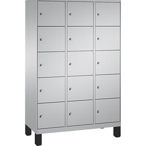 C+P EVOLO Fächerschrank, mit Füßen, 3 Abteile, je 5 Fächer, Abteilbreite 400 mm, weißaluminium / weißaluminium