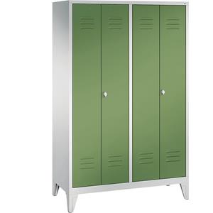 C+P CLASSIC Garderobenschrank mit Füßen, zueinander schlagende Türen, 4 Abteile, Abteilbreite 300 mm, lichtgrau / resedagrün