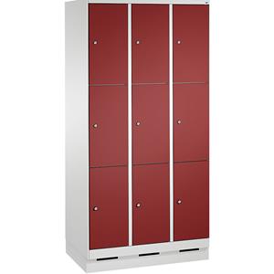 C+P EVOLO Fächerschrank, mit Sockel, 3 Abteile, je 3 Fächer, Abteilbreite 300 mm, lichtgrau / rubinrot