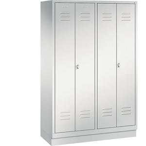 C+P CLASSIC Garderobenschrank mit Sockel, zueinander schlagende Türen, 4 Abteile, Abteilbreite 300 mm, lichtgrau
