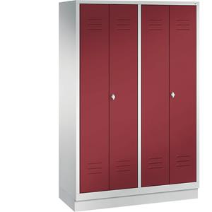 C+P CLASSIC Garderobenschrank mit Sockel, zueinander schlagende Türen, 4 Abteile, Abteilbreite 300 mm, lichtgrau / rubinrot