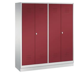 C+P CLASSIC Garderobenschrank mit Sockel, zueinander schlagende Türen, 4 Abteile, Abteilbreite 400 mm, lichtgrau / rubinrot
