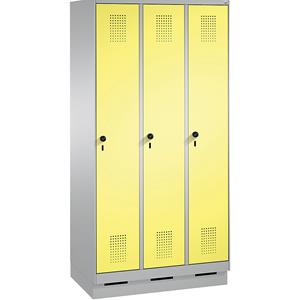 C+P EVOLO Garderobenschrank, mit Sockel, 3 Abteile, Abteilbreite 300 mm, weißaluminium / schwefelgelb