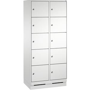 C+P EVOLO Fächerschrank, mit Sockel, 2 Abteile, je 5 Fächer, Abteilbreite 400 mm, lichtgrau / lichtgrau