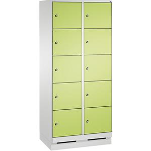 C+P EVOLO Fächerschrank, mit Sockel, 2 Abteile, je 5 Fächer, Abteilbreite 400 mm, lichtgrau / viridingrün