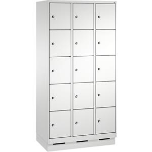 C+P EVOLO Fächerschrank, mit Sockel, 3 Abteile, je 5 Fächer, Abteilbreite 300 mm, lichtgrau