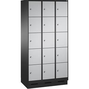 C+P EVOLO Fächerschrank, mit Sockel, 3 Abteile, je 5 Fächer, Abteilbreite 300 mm, schwarzgrau / weißaluminium