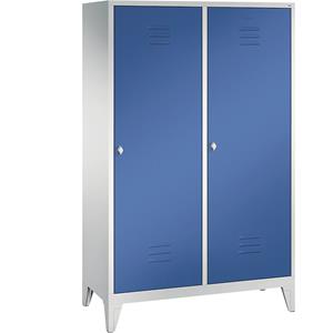 C+P CLASSIC Garderobenschrank mit Füßen, Tür über 2 Abteile, 4 Abteile, Abteilbreite 300 mm, lichtgrau / enzianblau