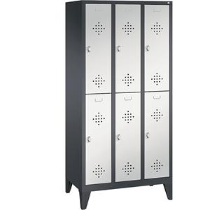 C+P CLASSIC Garderobenschrank mit Füßen, doppelstöckig, 3 Abteile, je 2 Fächer, Abteilbreite 300 mm, schwarzgrau / lichtgrau