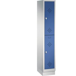 C+P CLASSIC Garderobenschrank mit Sockel, doppelstöckig, 1 Abteil, je 2 Fächer, Abteilbreite 300 mm, lichtgrau / enzianblau