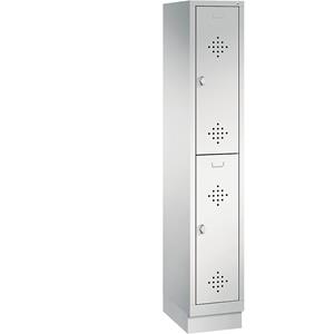 C+P CLASSIC Garderobenschrank mit Sockel, doppelstöckig, 1 Abteil, je 2 Fächer, Abteilbreite 300 mm, lichtgrau