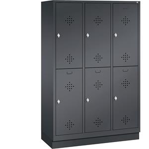 C+P CLASSIC Garderobenschrank mit Sockel, doppelstöckig, 3 Abteile, je 2 Fächer, Abteilbreite 400 mm, schwarzgrau