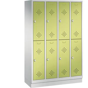 C+P CLASSIC Garderobenschrank mit Sockel, doppelstöckig, 4 Abteile, je 2 Fächer, Abteilbreite 300 mm, lichtgrau / viridingrün